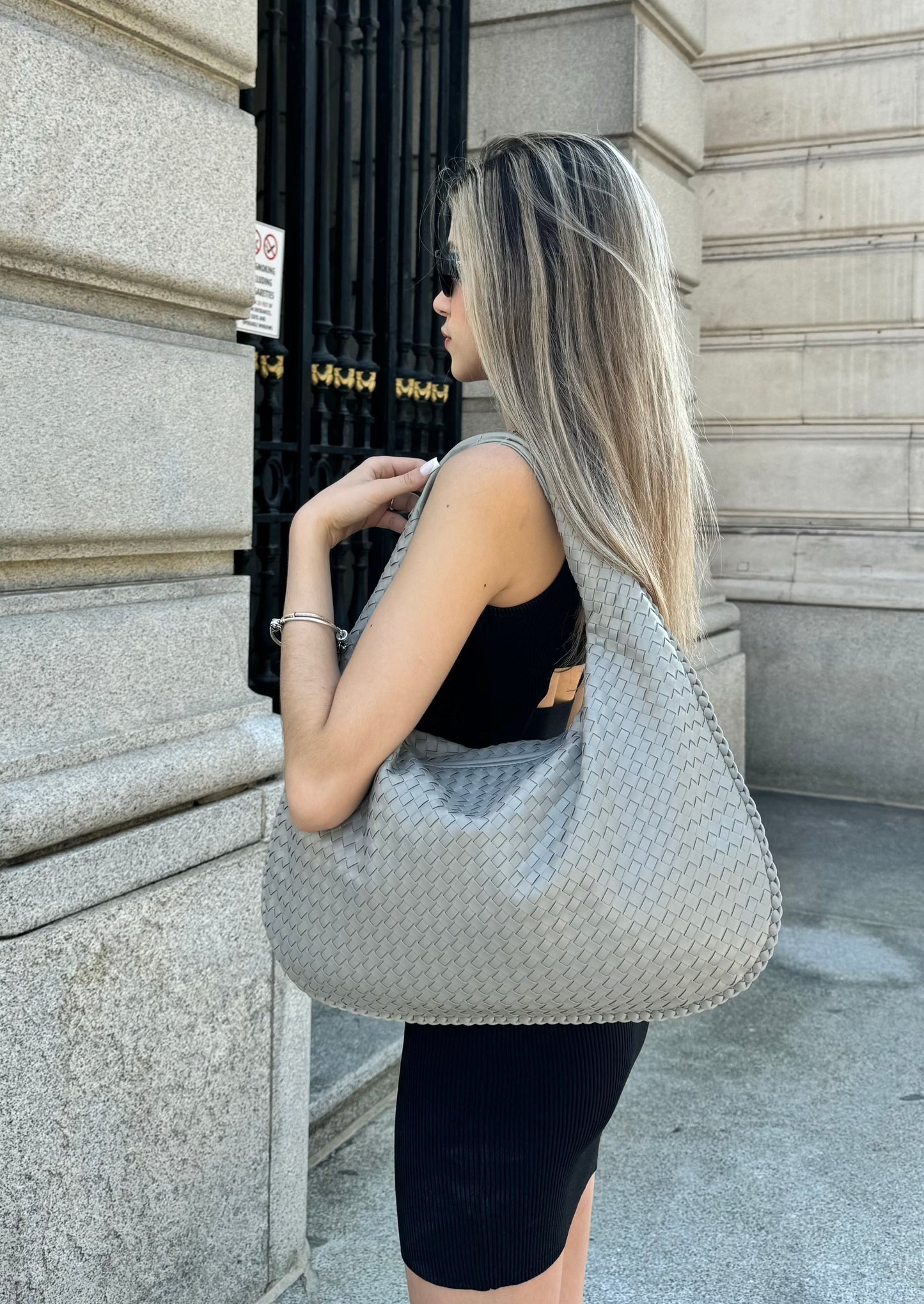 Clara 17" Bag - Light Grey